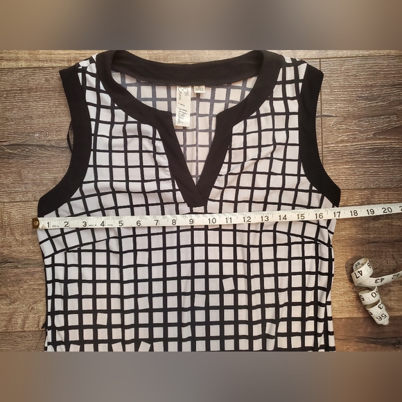 Ema & Michele Women's Medium Dress - Picture 7 of 7